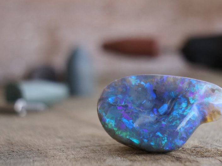 Carved Opal – Lightning Ridge Black Opal